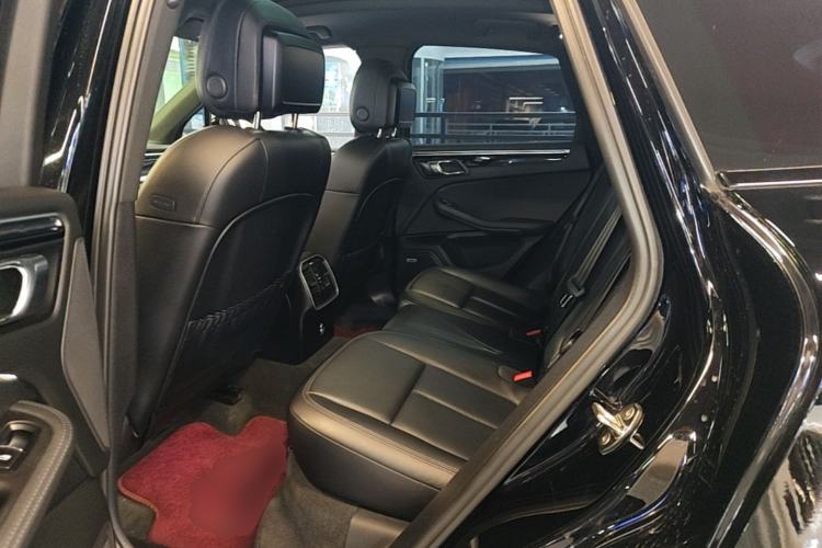 Used Porsche Macan 2022 Macan S 2.9T Left Rear Seat