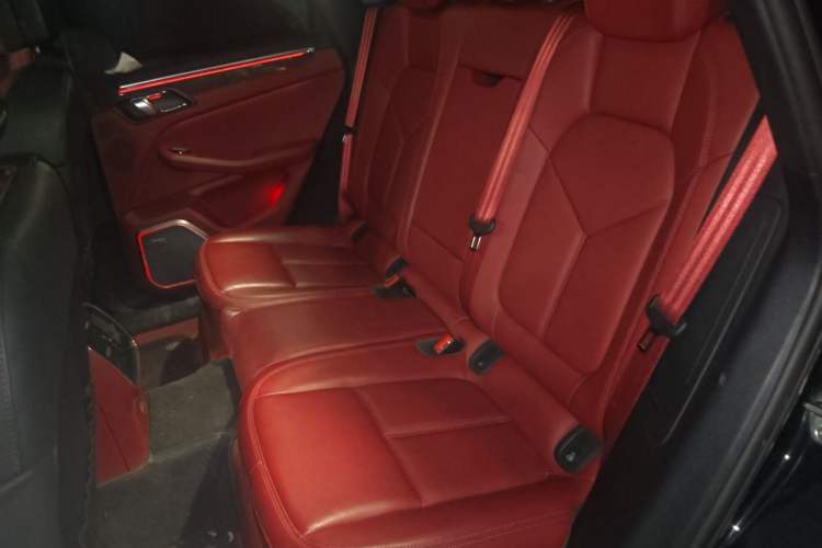 Used Porsche Macan 2022 Macan 2.0T Left Rear Seat