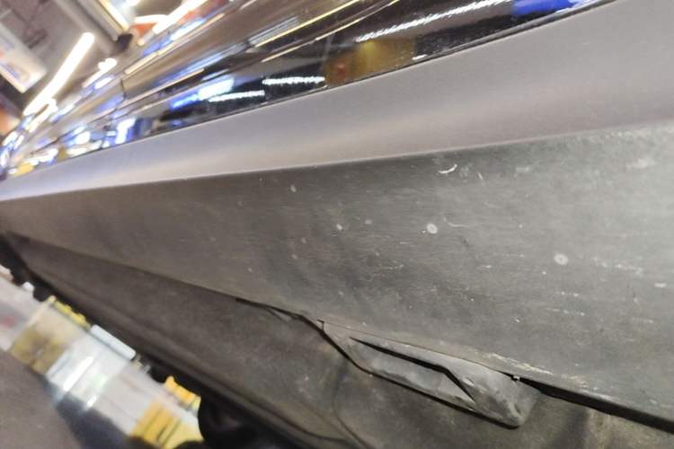 Used Porsche Macan 2022 Macan S 2.9T Left Side Sill