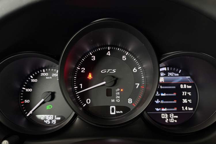 Used Porsche Macan 2022 Macan GTS 2.9T Odometer Close Up