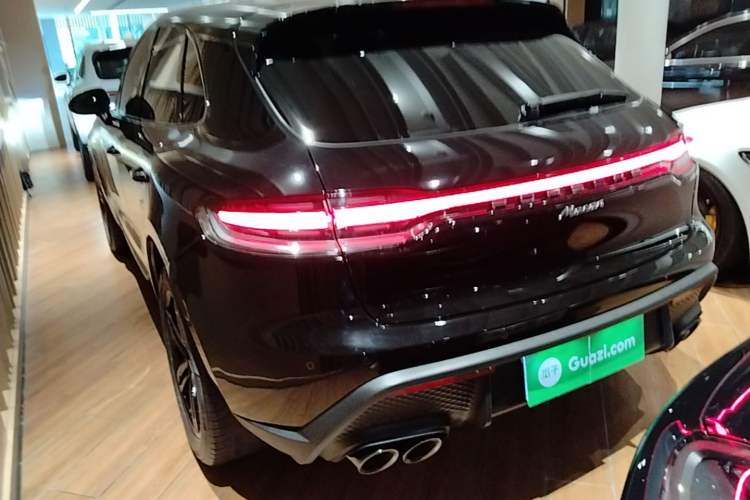 Used Porsche Macan 2022 Macan 2.0T Rear Left 45 Deg
