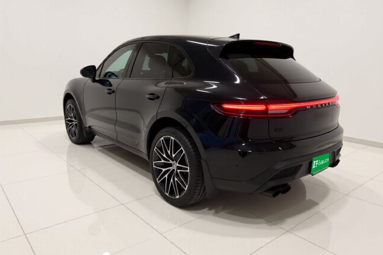 Used Porsche Macan 2022 Macan 2.0T Rear Left 45 Deg