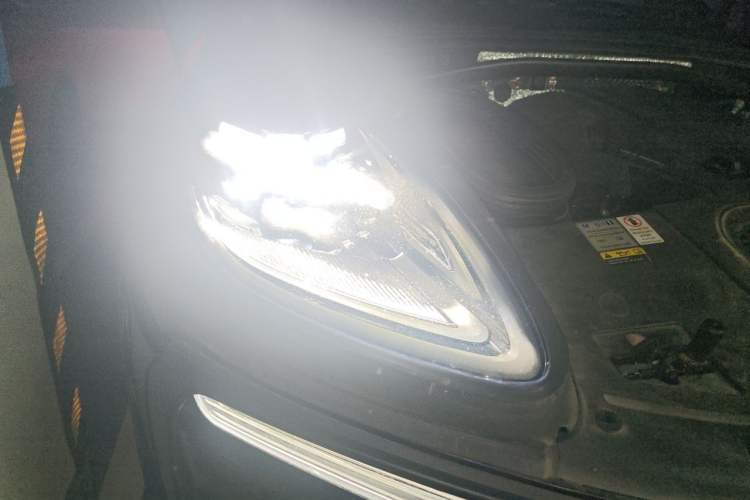 Used Porsche Macan 2022 Macan 2.0T Right Front Headlight