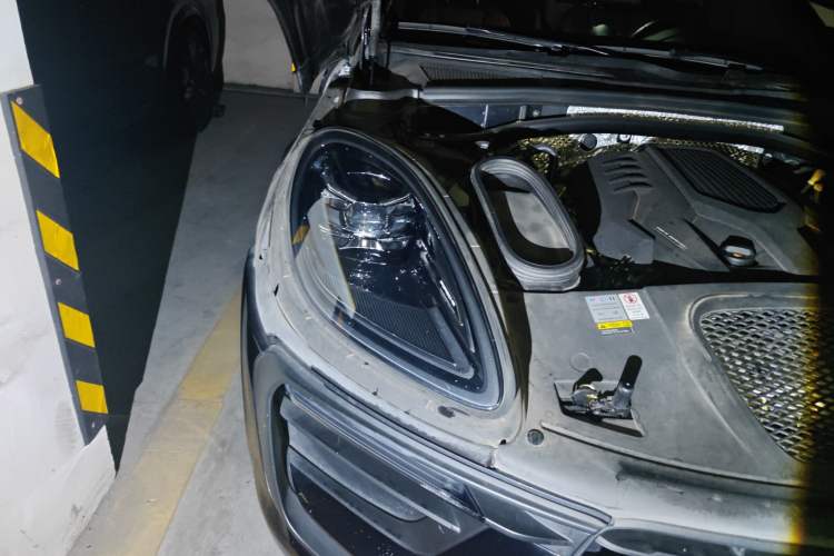 Used Porsche Macan 2022 Macan 2.0T Right Front Headlight
