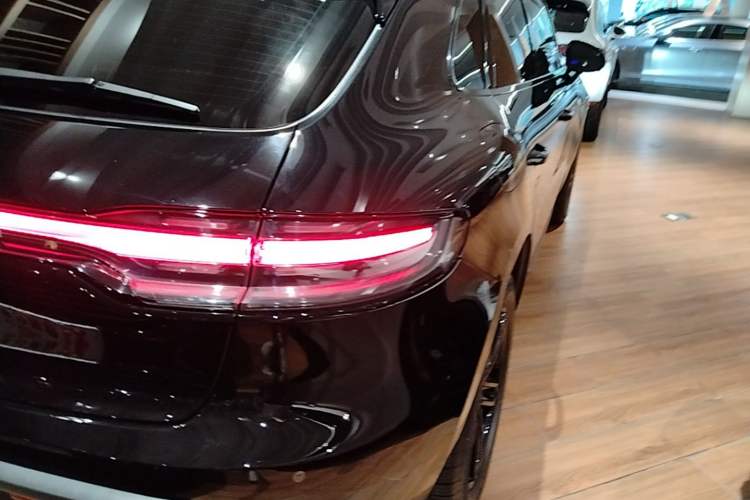 Used Porsche Macan 2022 Macan 2.0T Right Rear Taillight