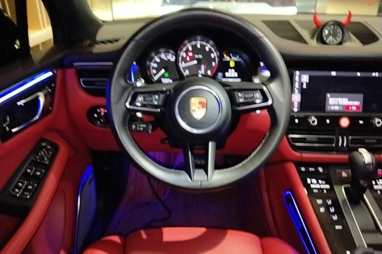 Used Porsche Macan 2022 Macan 2.0T Steering Wheel