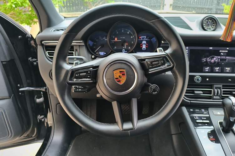 Used Porsche Macan 2022 Macan 2.0T Steering Wheel