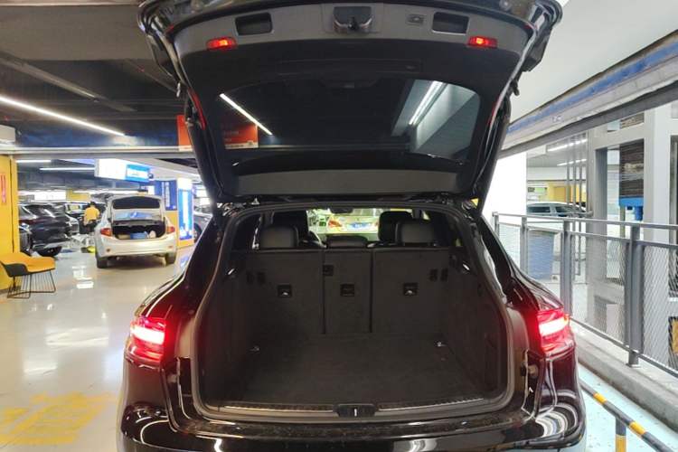 Used Porsche Macan 2022 Macan S 2.9T Trunk