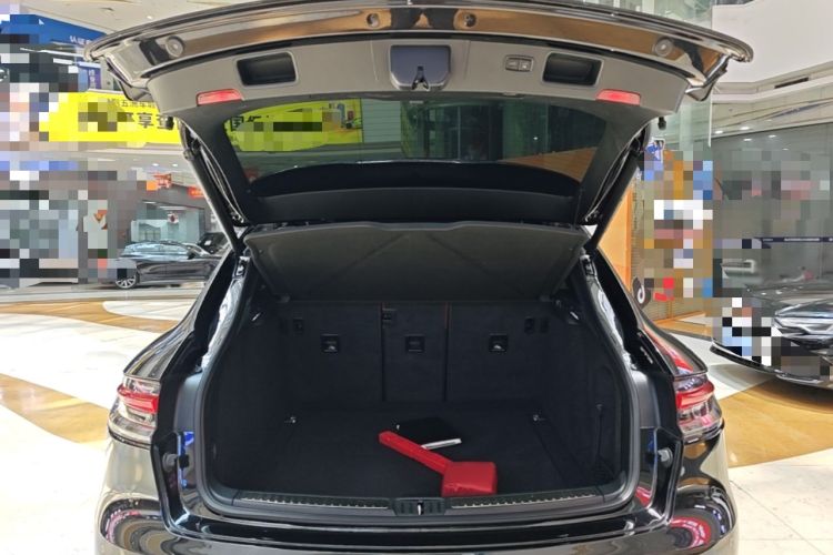 Used Porsche Macan 2022 Macan 2.0T Trunk