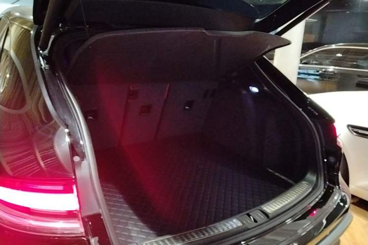 Used Porsche Macan 2022 Macan 2.0T Trunk