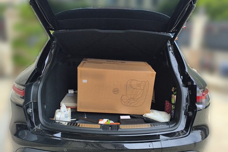 Used Porsche Macan 2022 Macan 2.0T Trunk