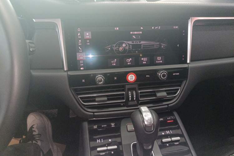 Used Porsche Macan 2022 Macan 2.0T Audio And AC Panel