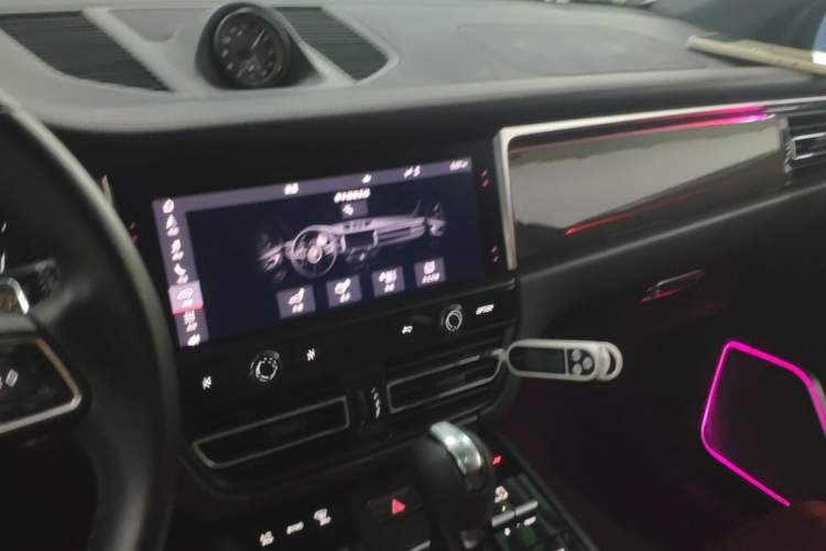 Used Porsche Macan 2022 Macan 2.0T Audio And AC Panel