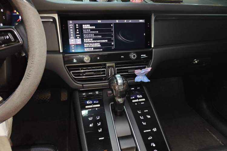 Used Porsche Macan 2022 Macan 2.0T Audio And AC Panel