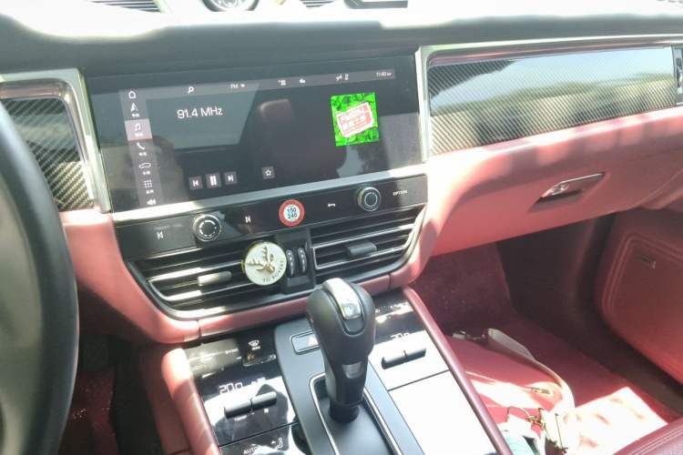 Used Porsche Macan 2022 Macan 2.0T Audio And AC Panel