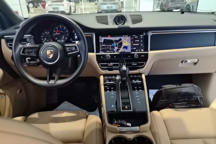 Used Porsche Macan 2022 Macan 2.0T Center Console