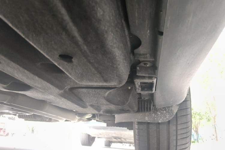 Used Porsche Macan 2022 Macan 2.0T Chassis Front Left