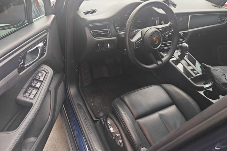 Used Porsche Macan 2022 Macan 2.0T Driver Seat