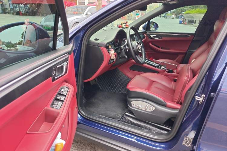 Used Porsche Macan 2022 Macan 2.0T Driver Seat