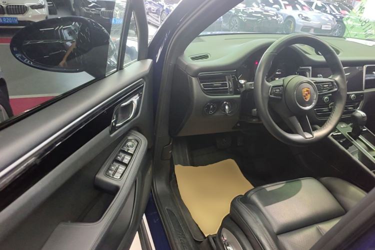 Used Porsche Macan 2022 Macan 2.0T Driver Seat