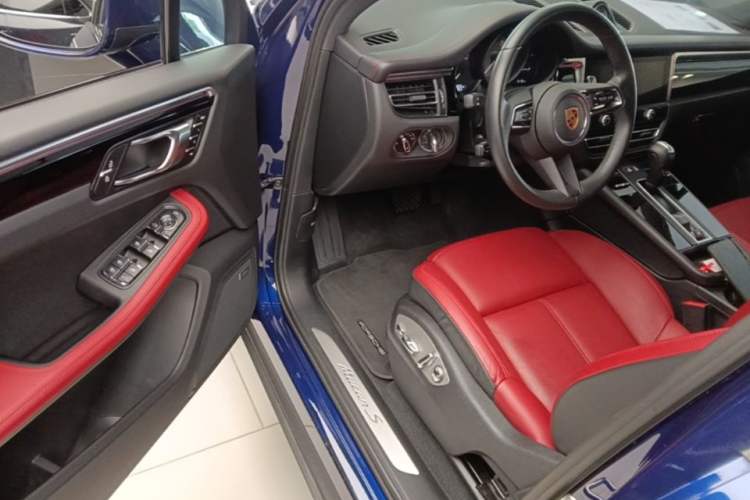 Used Porsche Macan 2022 Macan S 2.9T Driver Seat