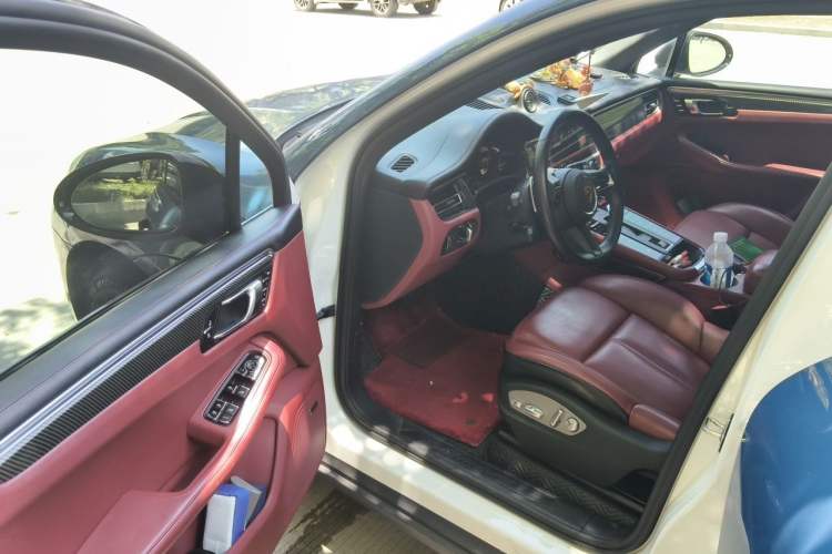 Used Porsche Macan 2022 Macan 2.0T Driver Seat