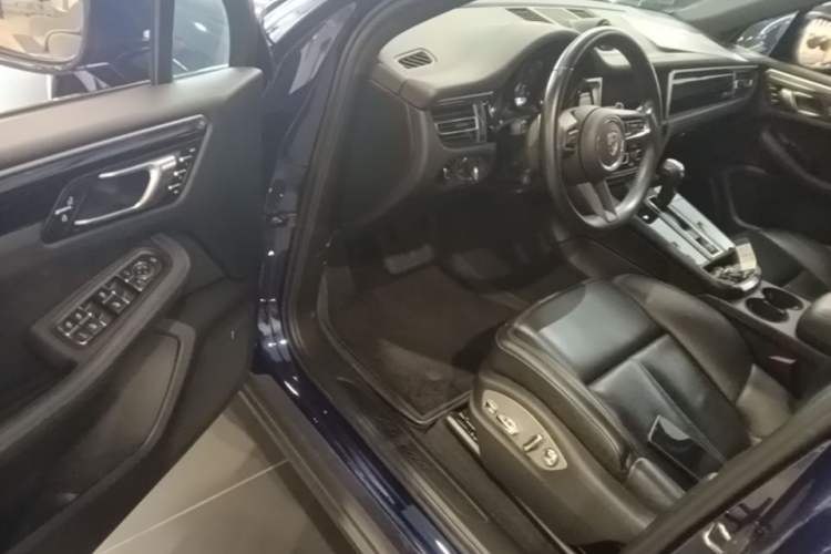 Used Porsche Macan 2022 Macan 2.0T Driver Seat