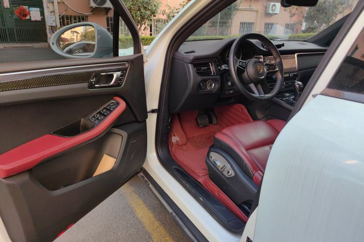 Used Porsche Macan 2022 Macan T 2.0T Driver Seat