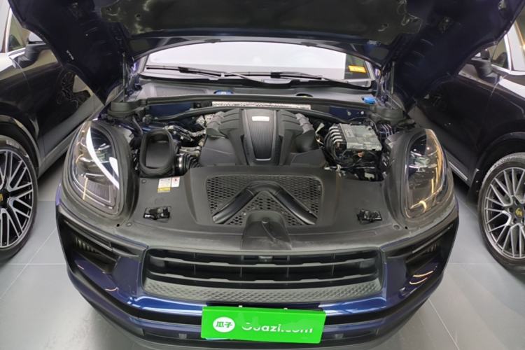 Used Porsche Macan 2022 Macan S 2.9T Engine Bay