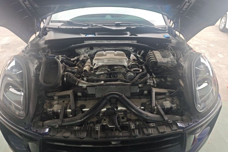 Used Porsche Macan 2022 Macan S 2.9T Engine Bay