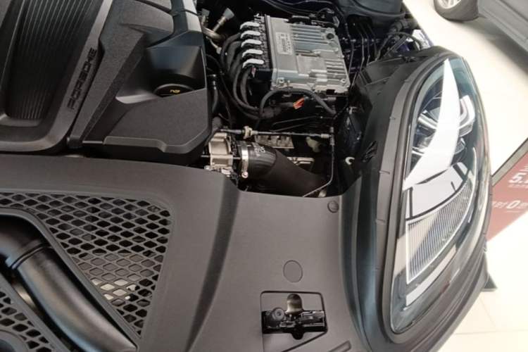 Used Porsche Macan 2022 Macan S 2.9T Engine Bay Left