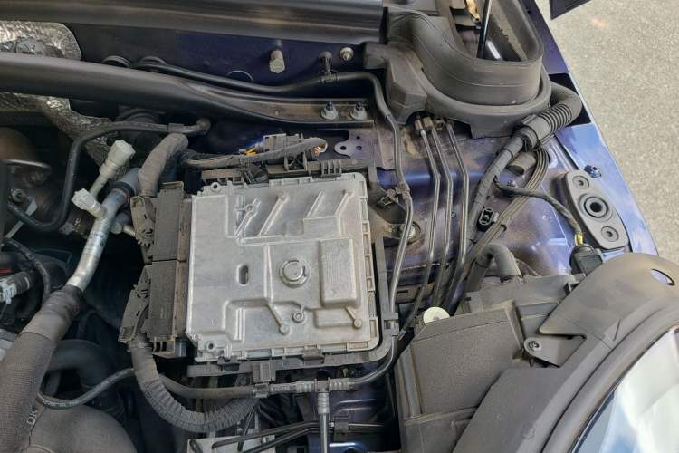 Used Porsche Macan 2022 Macan 2.0T Engine Bay Left