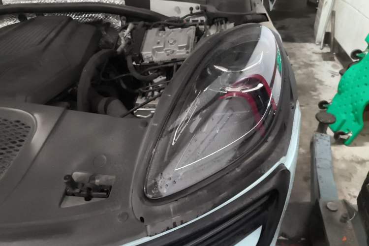 Used Porsche Macan 2022 Macan 2.0T Engine Bay Left