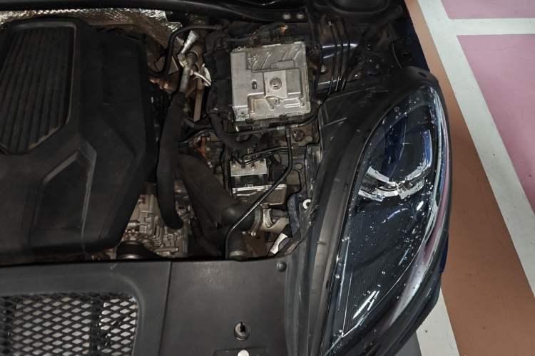 Used Porsche Macan 2022 Macan 2.0T Engine Bay Left