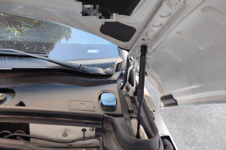 Used Porsche Macan 2022 Macan T 2.0T Engine Bay Left