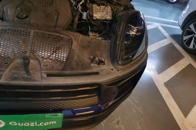 Used Porsche Macan 2022 Macan 2.0T Engine Bay Left