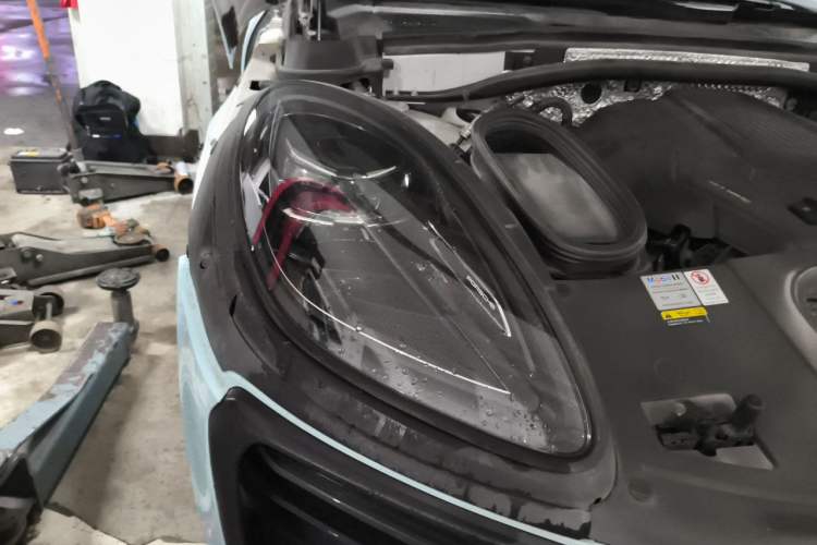 Used Porsche Macan 2022 Macan 2.0T Engine Bay Right