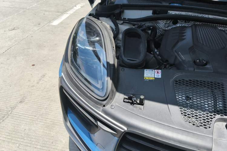 Used Porsche Macan 2022 Macan 2.0T Engine Bay Right