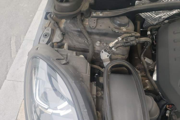 Used Porsche Macan 2022 Macan 2.0T Engine Bay Right