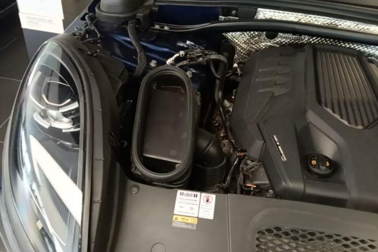 Used Porsche Macan 2022 Macan 2.0T Engine Bay Right