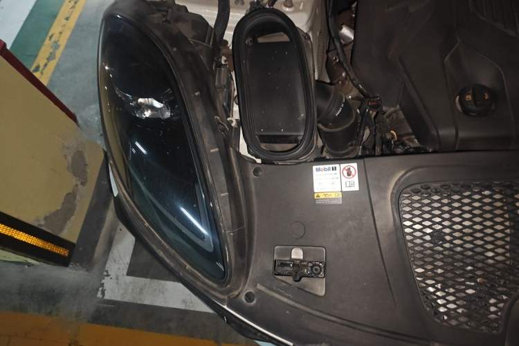 Used Porsche Macan 2022 Macan 2.0T Engine Bay Right