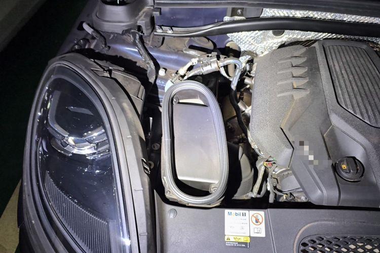 Used Porsche Macan 2022 Macan 2.0T Engine Bay Right