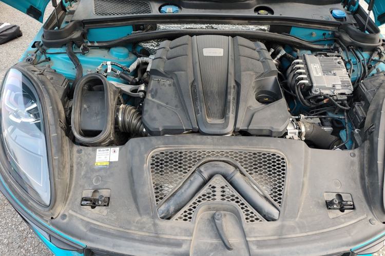 Used Porsche Macan 2022 Macan S 2.9T Engine Bay