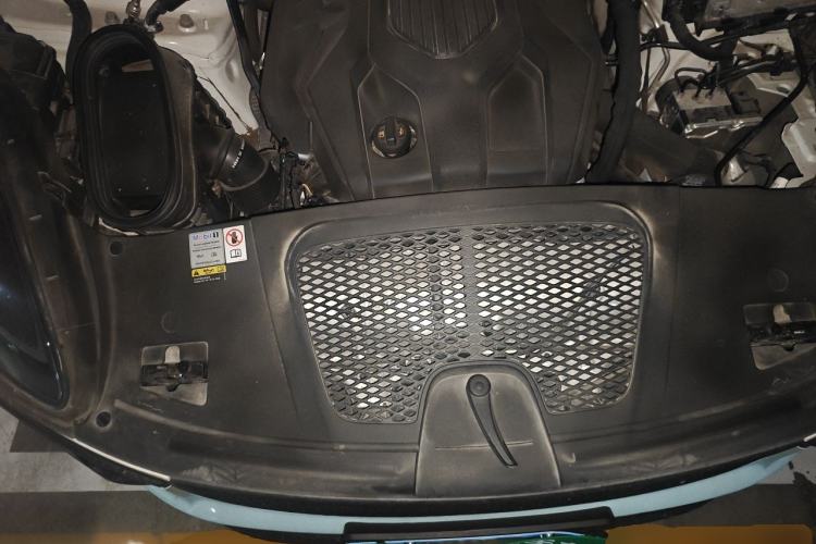 Used Porsche Macan 2022 Macan 2.0T Engine Bay