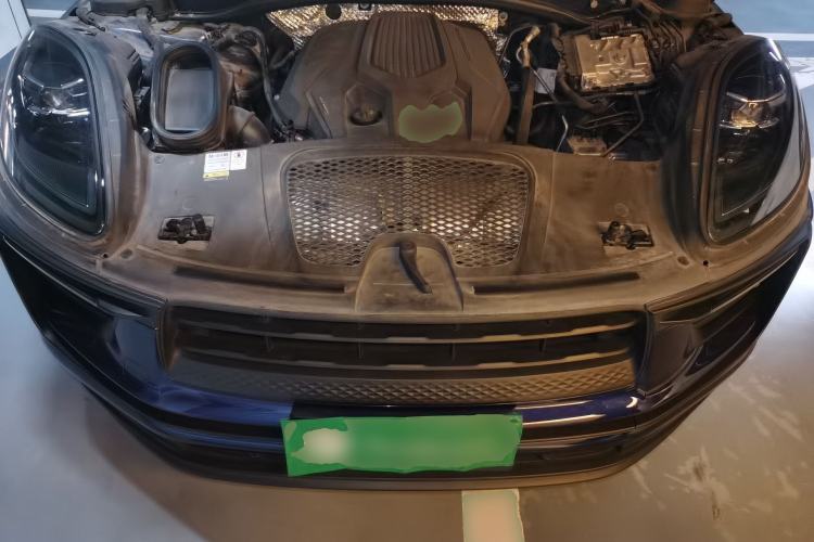 Used Porsche Macan 2022 Macan 2.0T Engine Bay