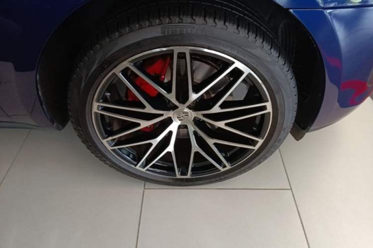 Used Porsche Macan 2022 Macan S 2.9T Exterior 4