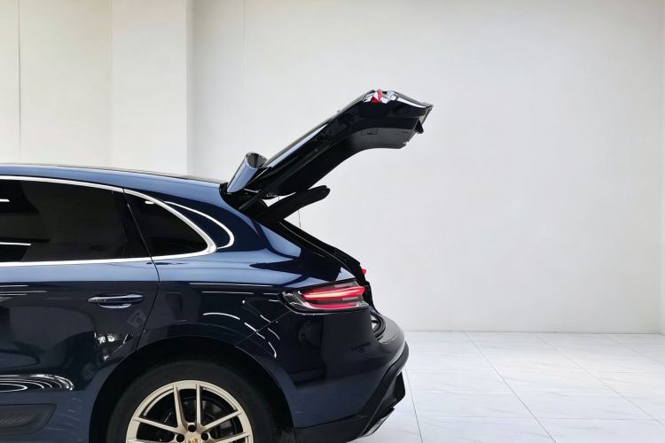 Used Porsche Macan 2022 Macan 2.0T Exterior 8