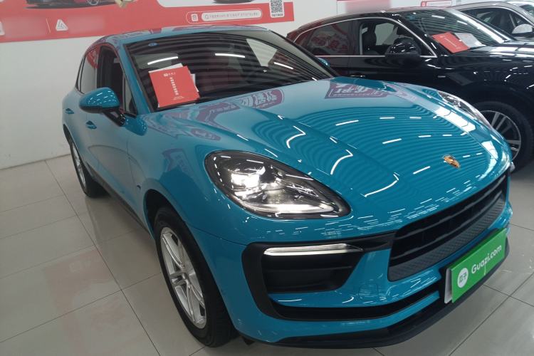 Used Porsche Macan 2022 Macan 2.0T Front Right 45 Deg