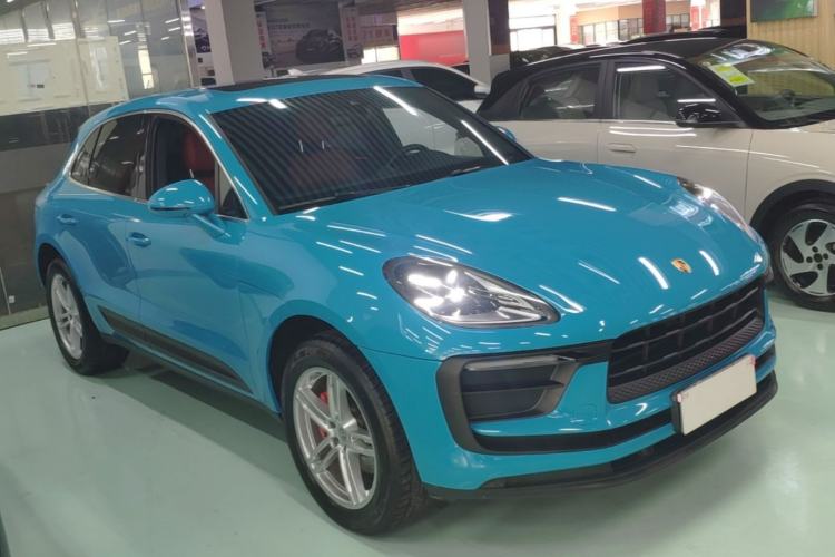 Used Porsche Macan 2022 Macan 2.0T Front Right 45 Deg