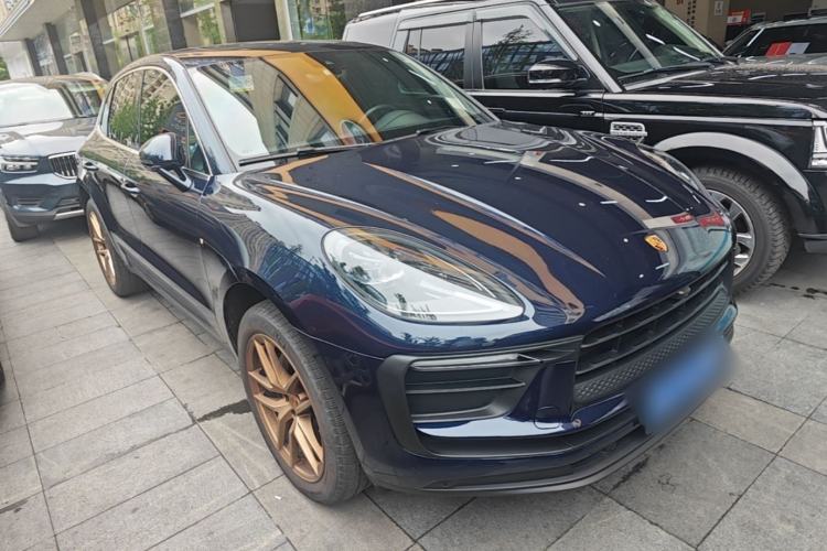 Used Porsche Macan 2022 Macan 2.0T Front Right 45 Deg